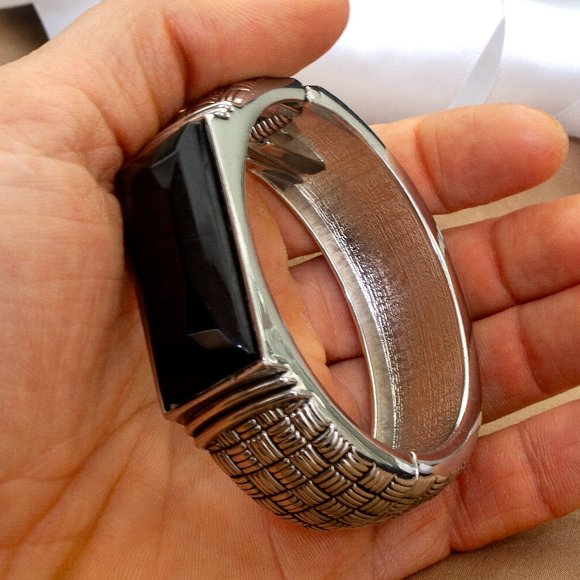 Stylish Bangle Bracelet, Vintage Unisex Metal Bracelet with Black Stone - Picture 3 of 7